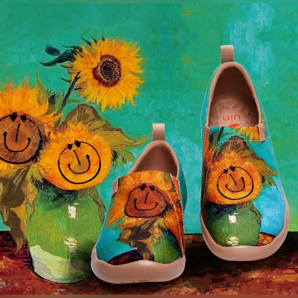 NWT UIN Women’s Comfortable Shoes/Foral Smiley/US6.5